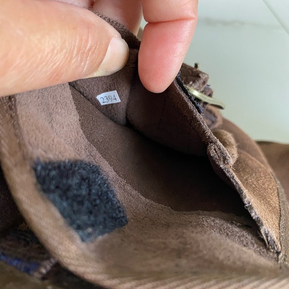 UGG Australia Cargo Suede Leather W/Sheepskin Lined Brown Boots S/N 1968 size 4 - Picture 16 of 16